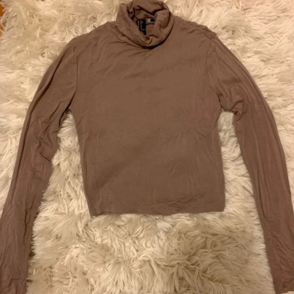 Long sleeve crop top